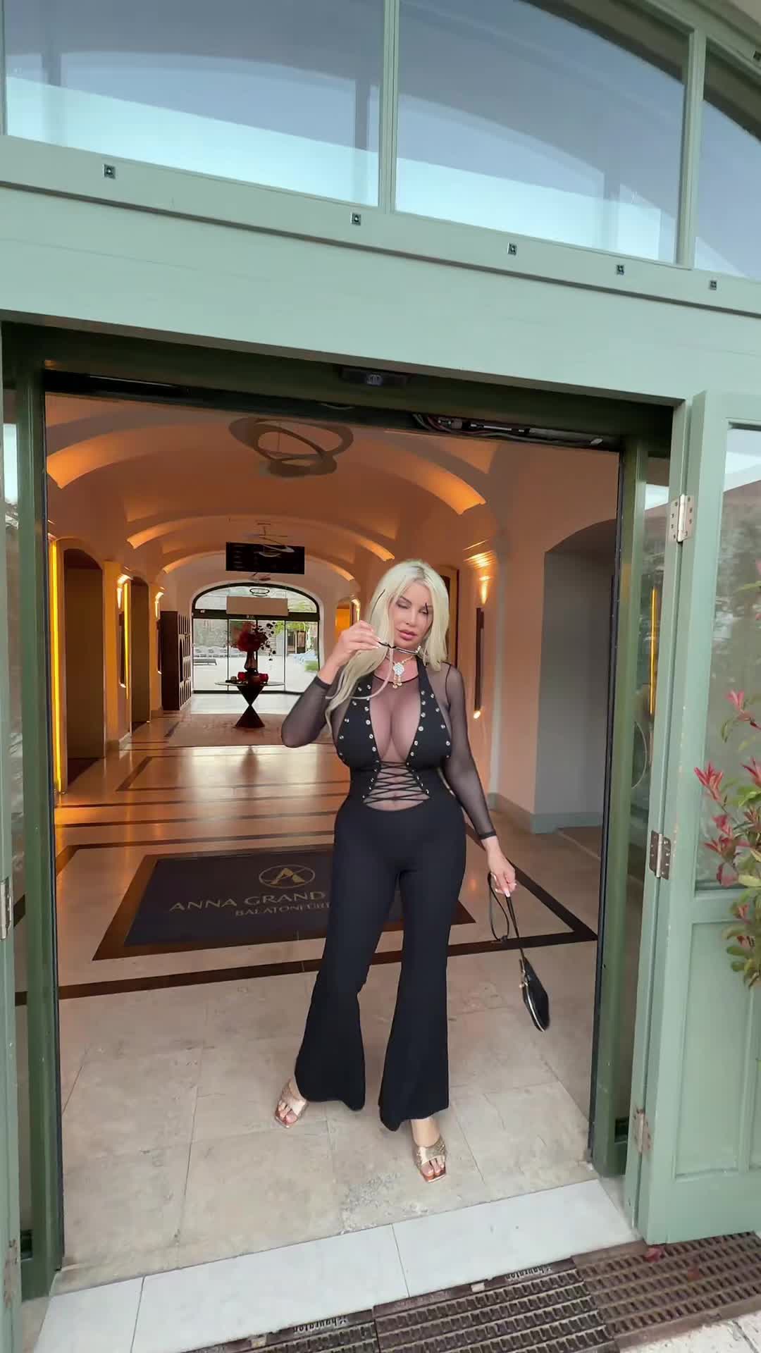 @M&aacute;ndity Izabella