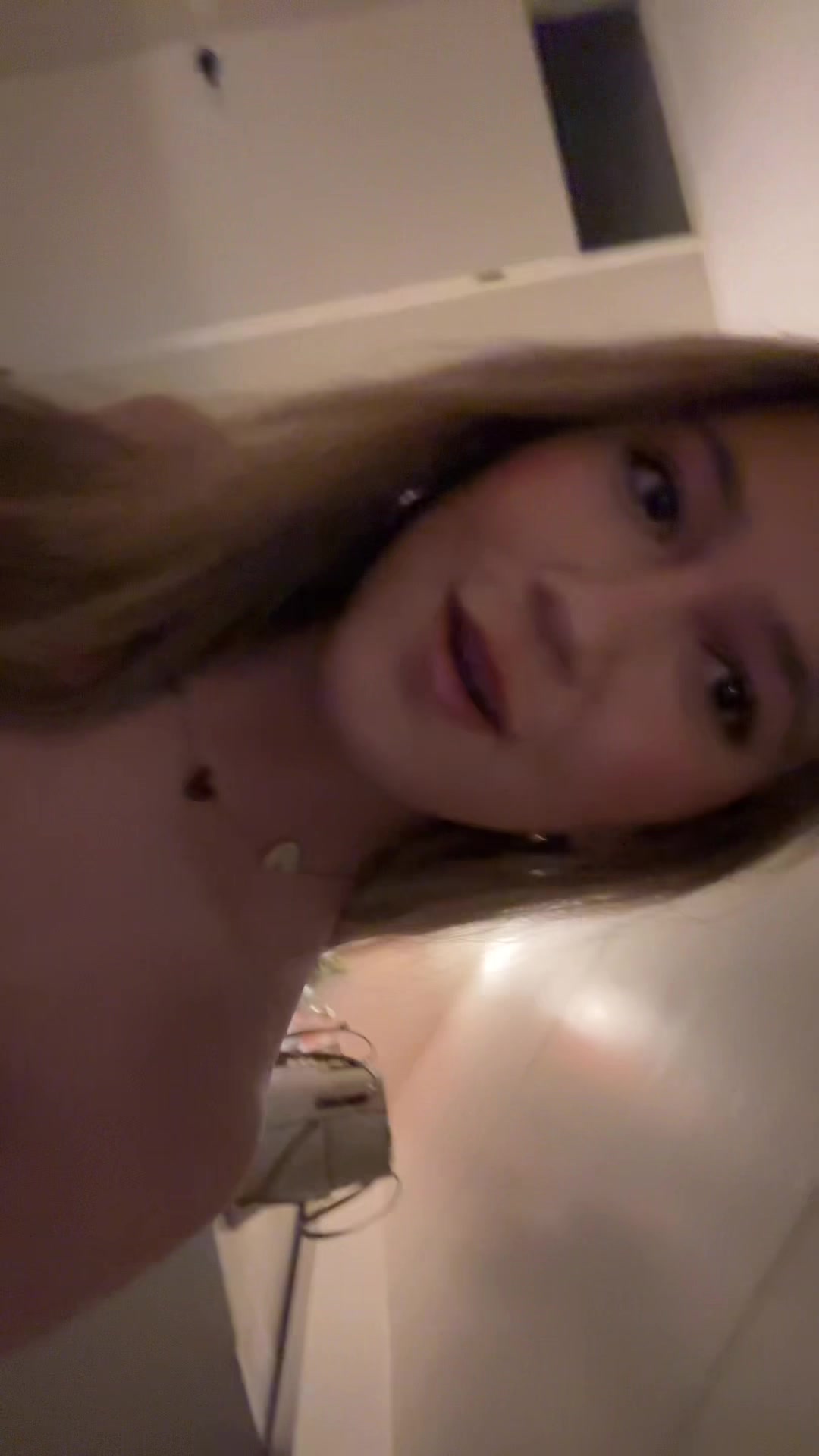 @E S M E E