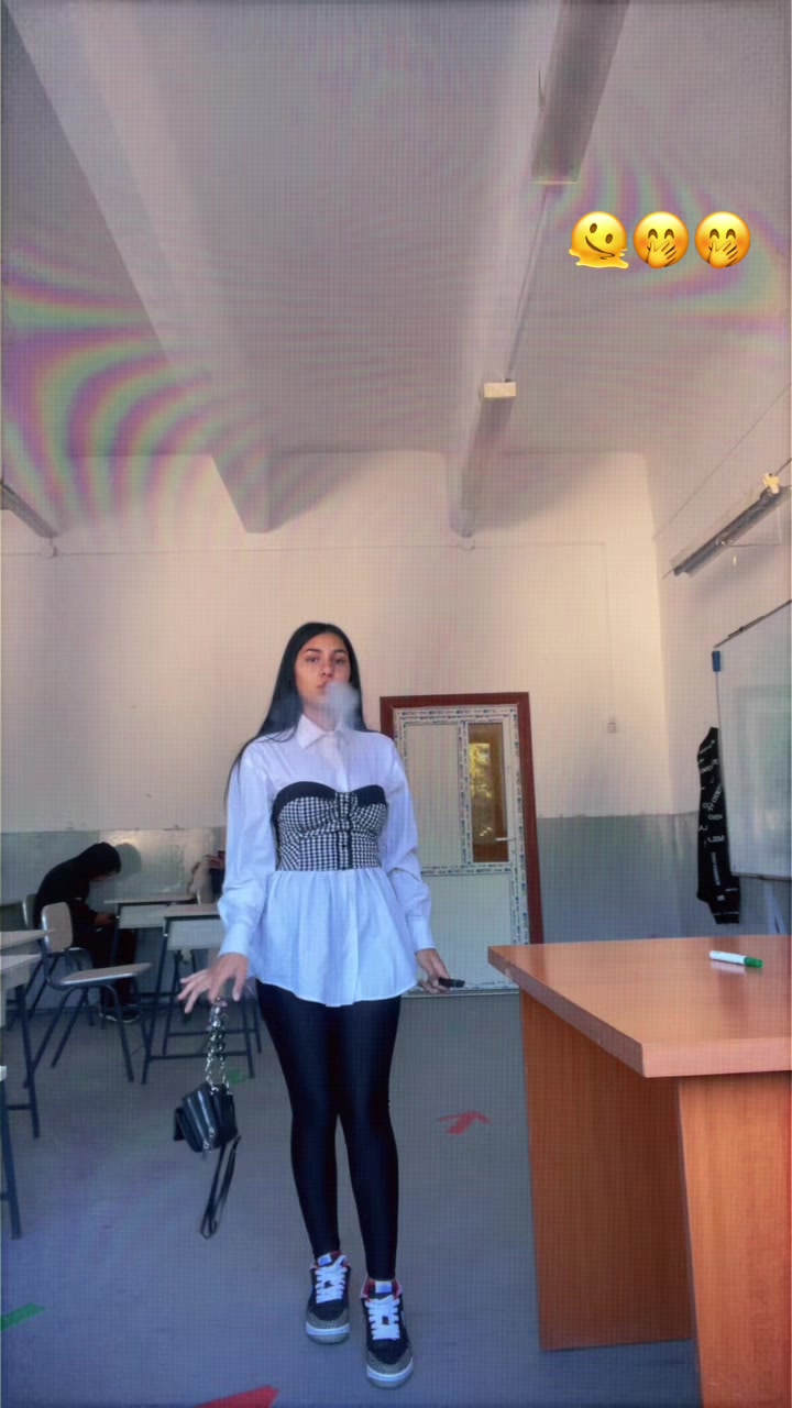 @Stefy Stefania