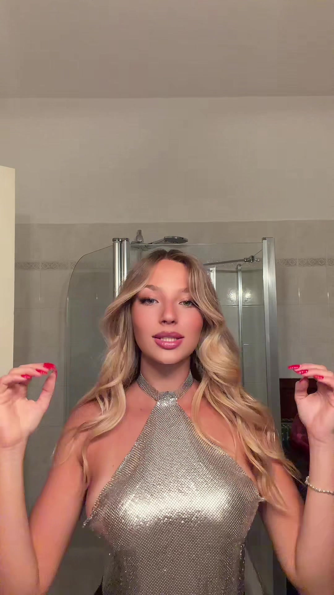 @dafneegovoni