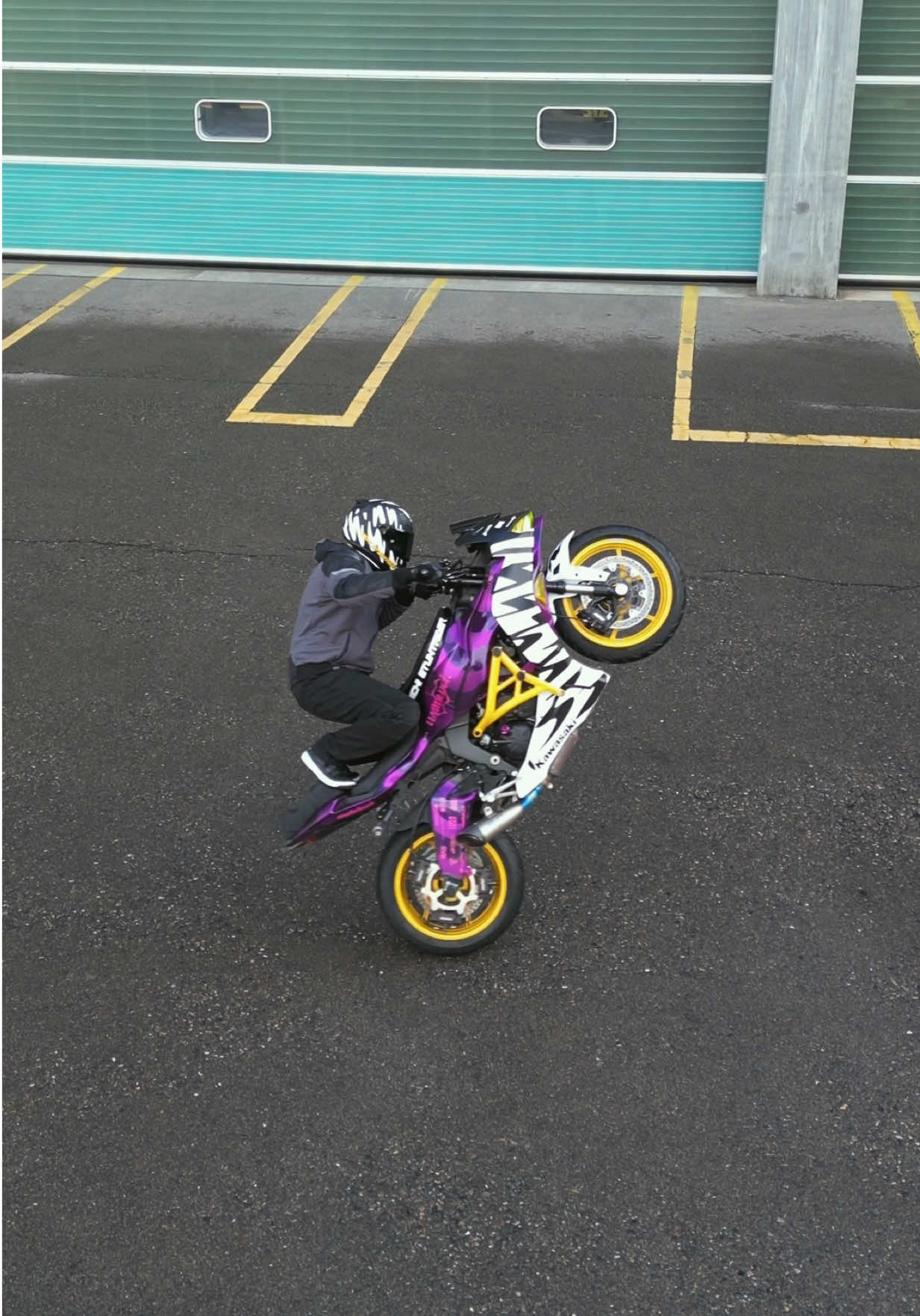 @Michi_stuntrider
