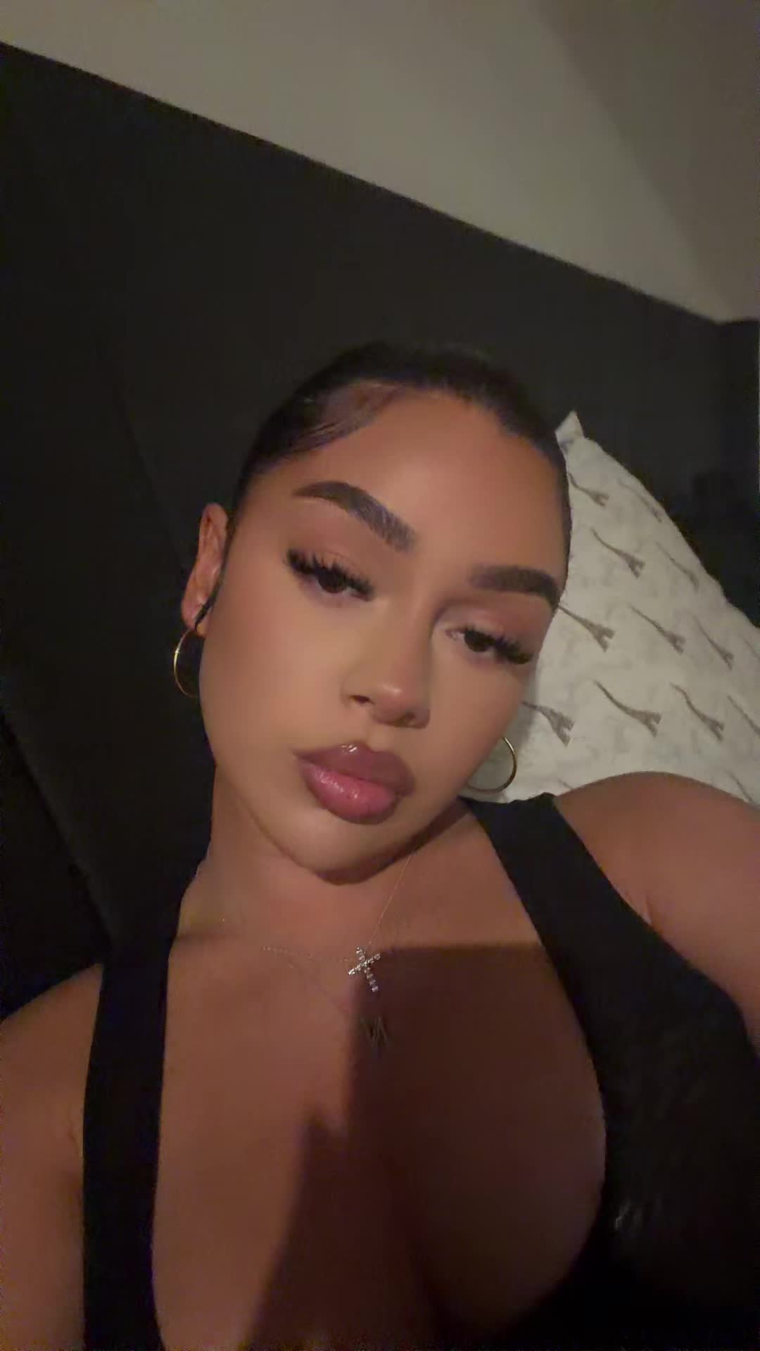 @nelliecharles_