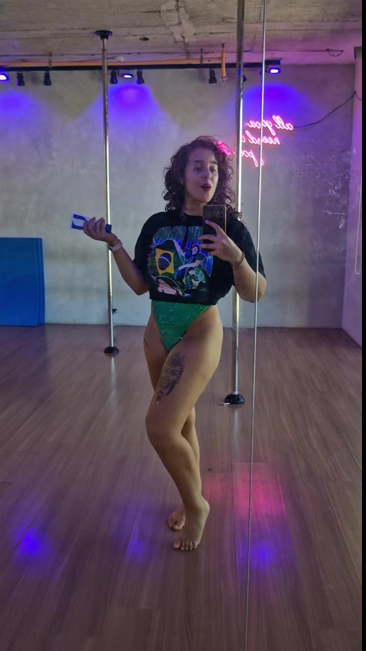 @Mirela Perez