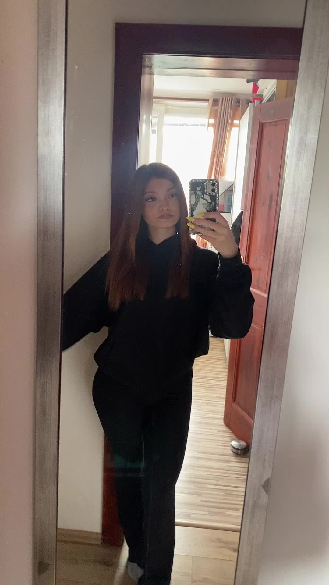 @adelka