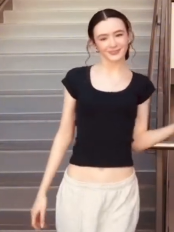 @Elly. 𐙚
