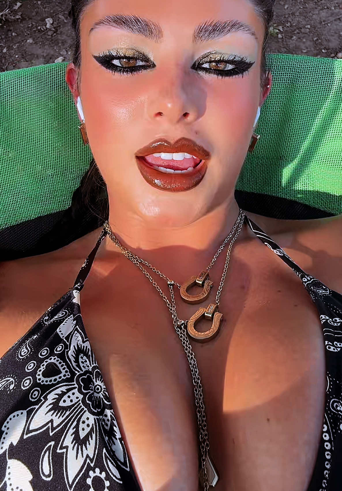 @ryannshikle_