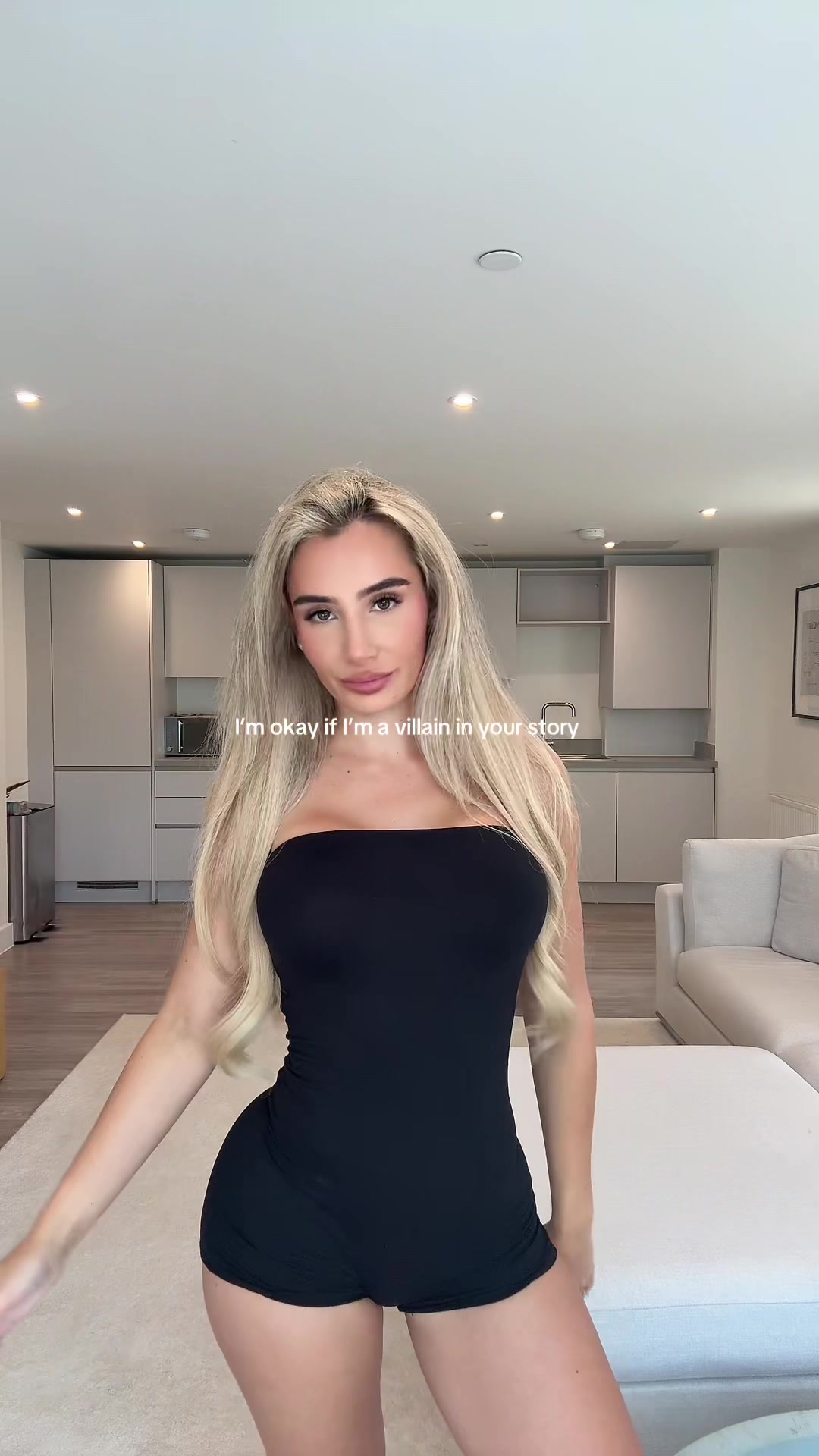 @HollyDemicol