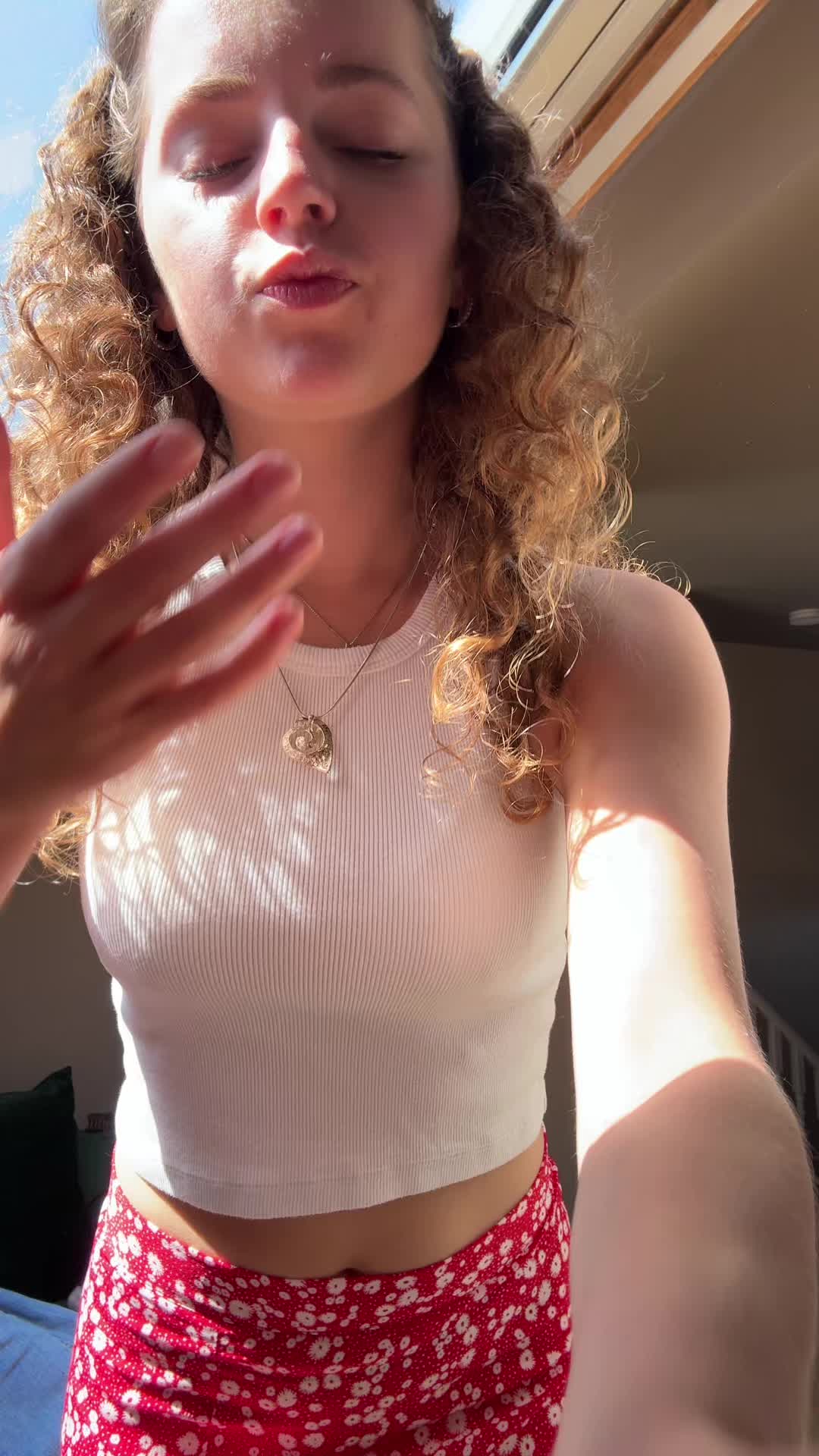 @AnnaSophD
