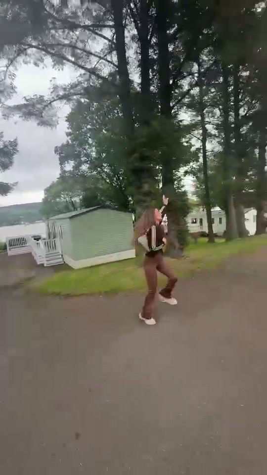 @carashannon