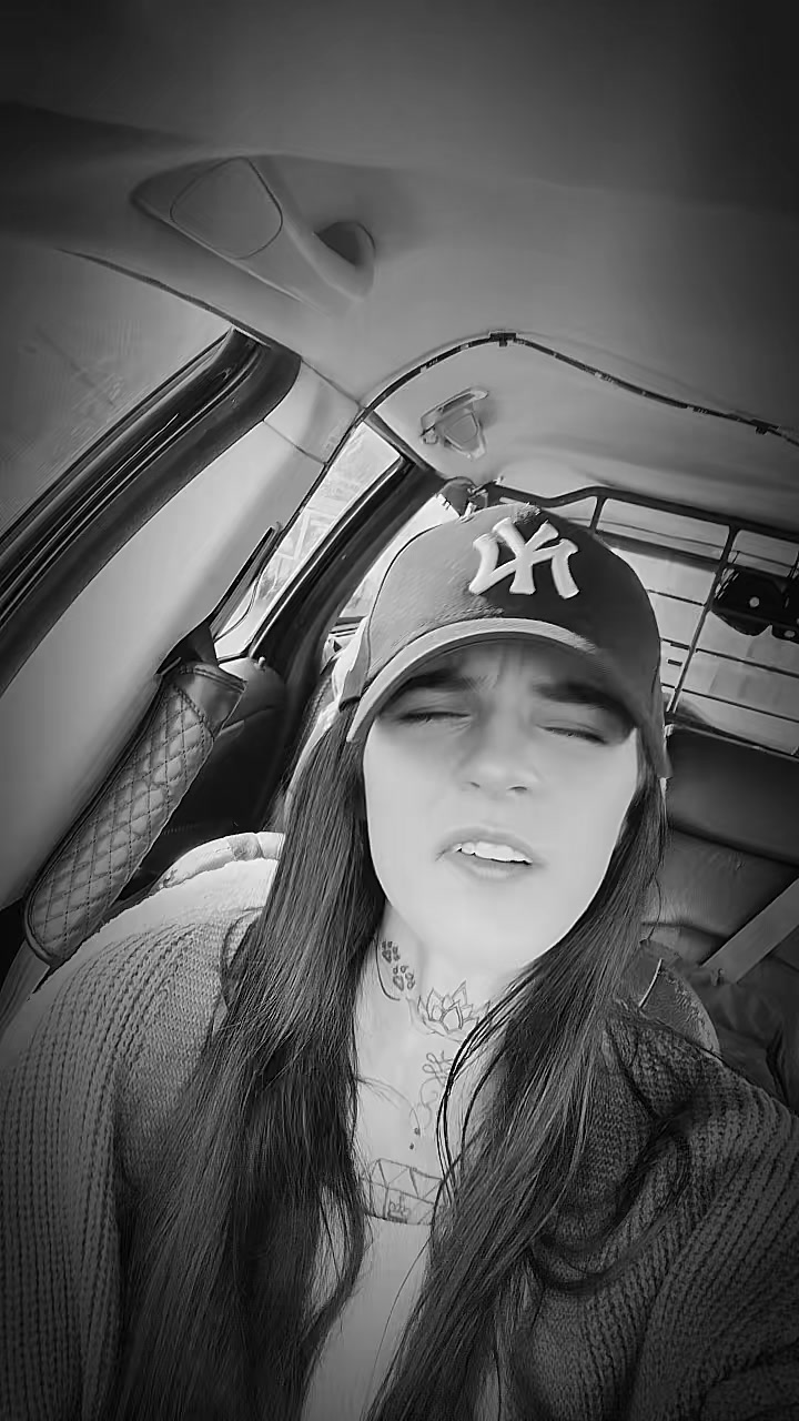 @adelen24.7