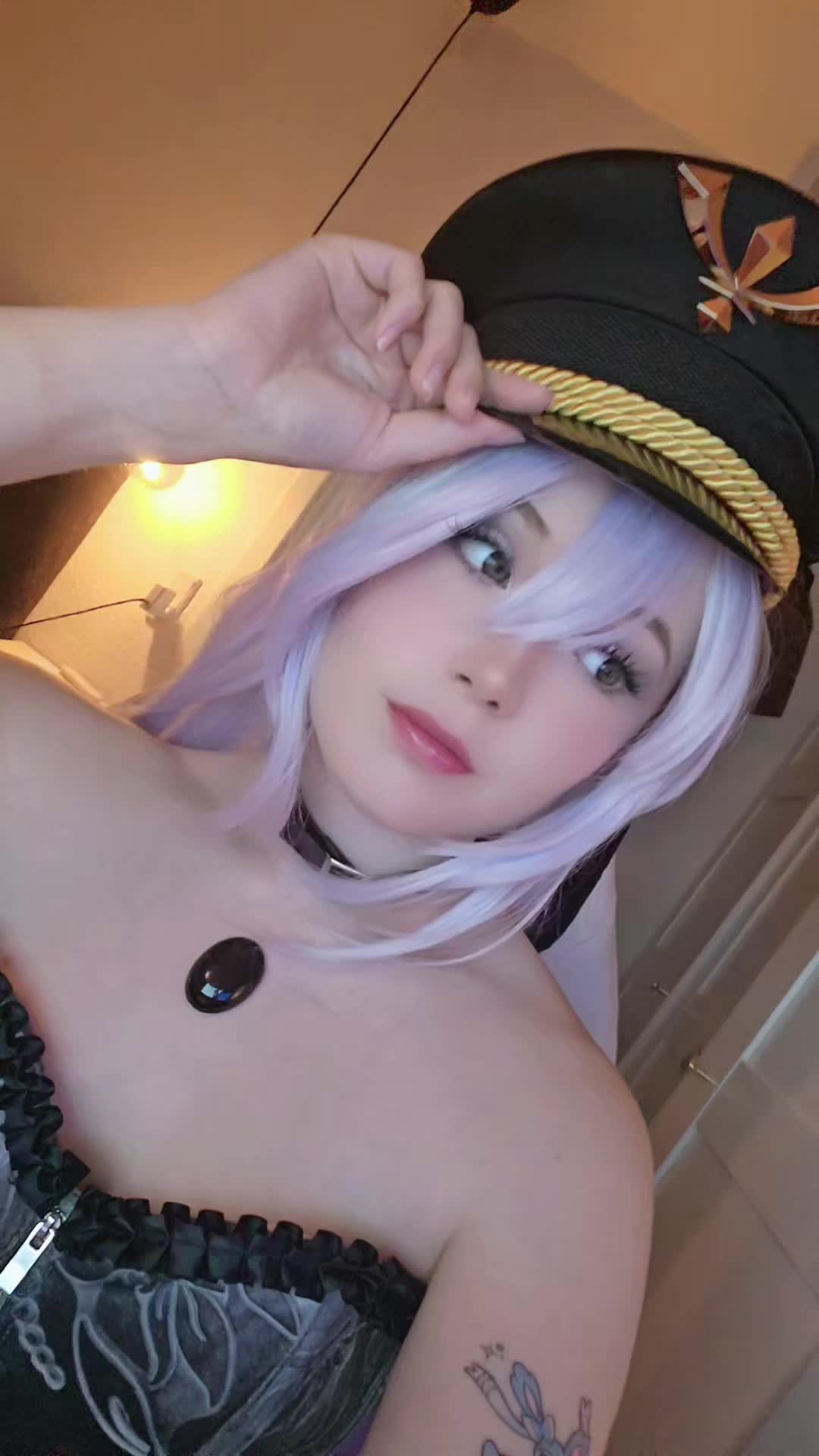 @୨ৎLaura