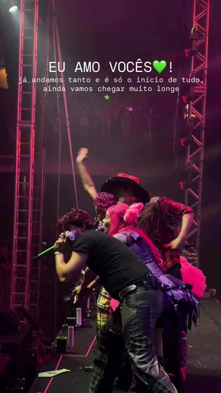 @Anna Bya f&atilde; dos rosa❤️💛🩷💜💚