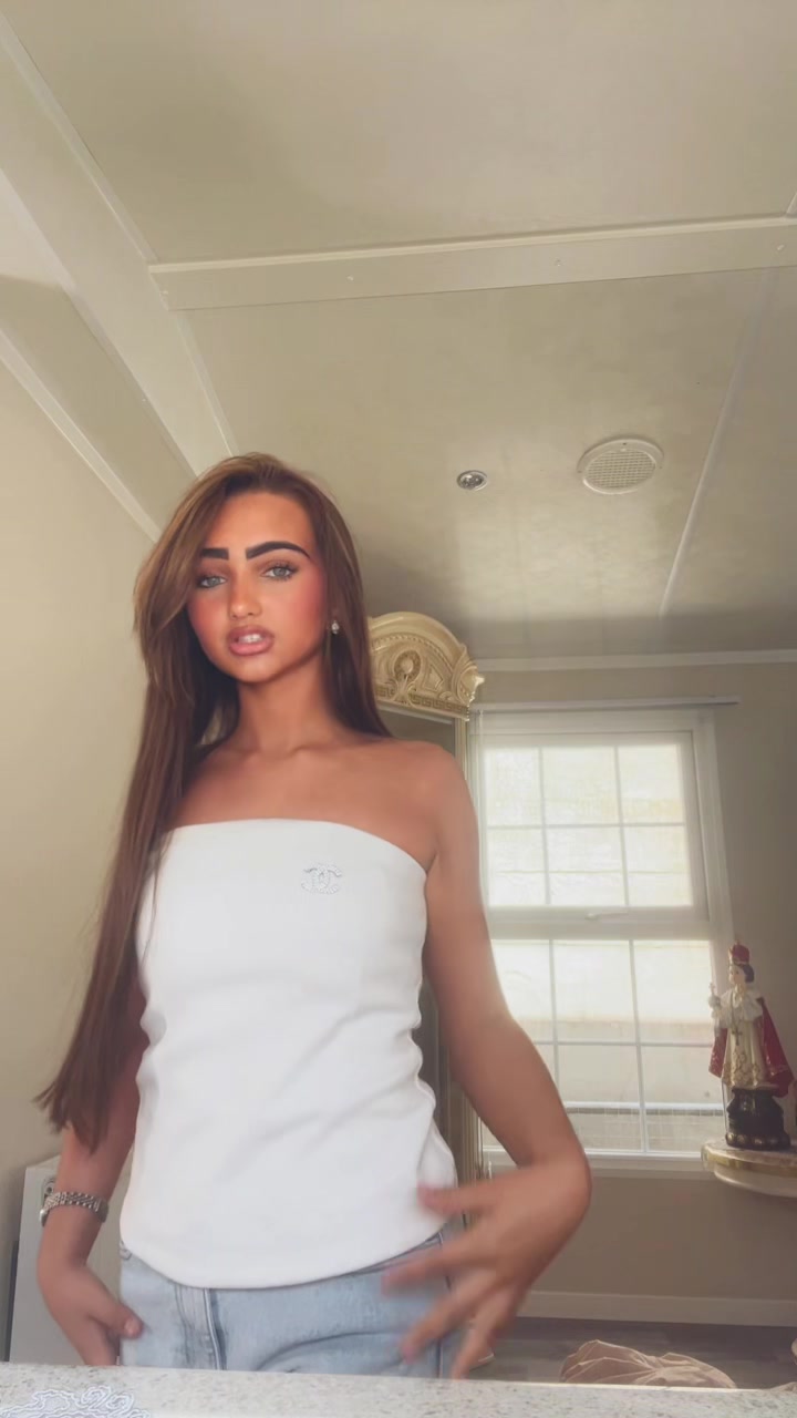 @𝒲𝒾𝓃𝓃𝒾ℯ 𝓂𝒶𝓇𝒾ℯ 👸🏽