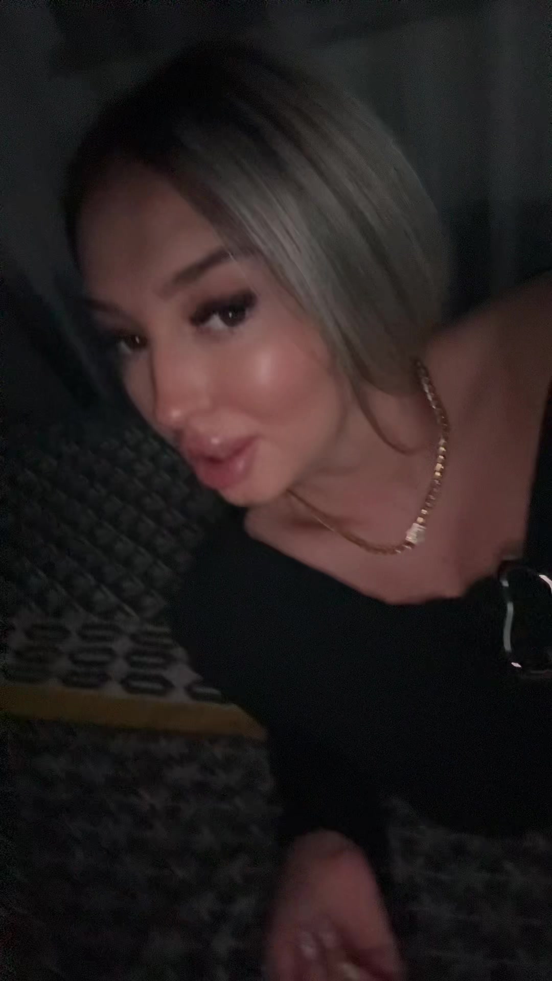 @Elennny
