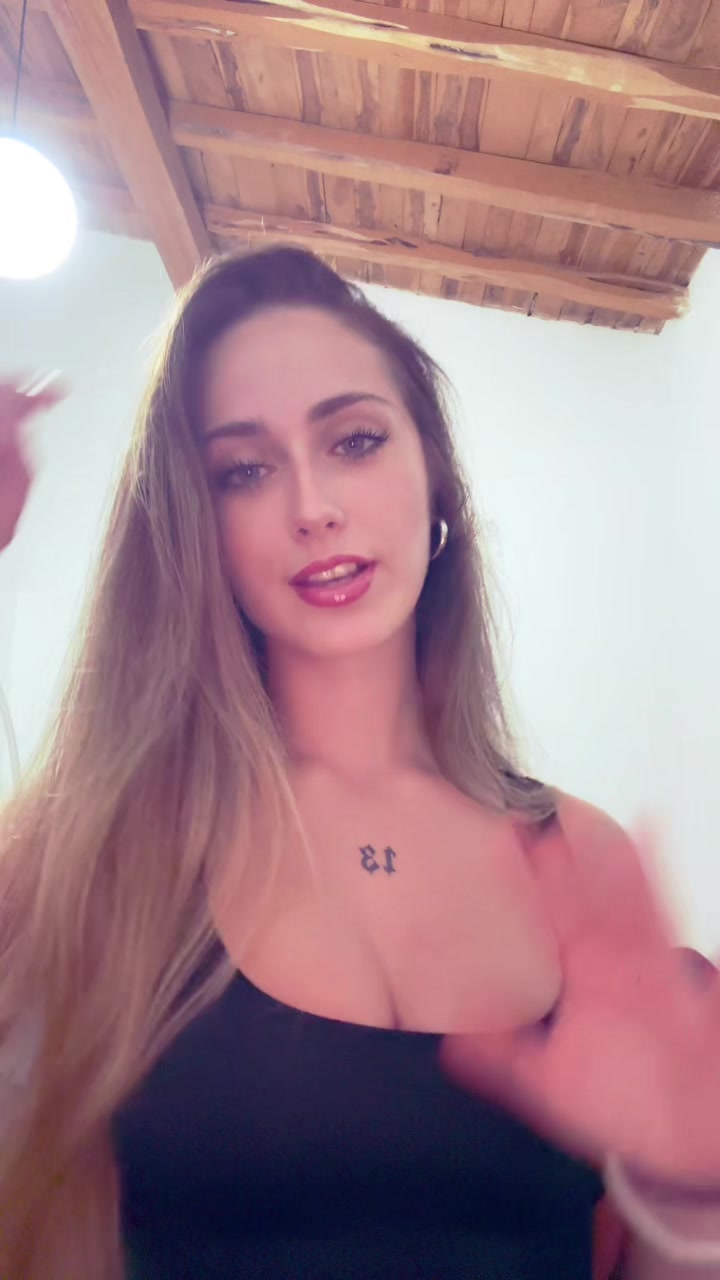 @𝑨𝒃𝒓𝒊𝒍 𝑪𝒂𝒔𝒕𝒊𝒍𝒍𝒐💎