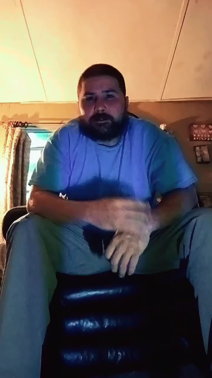 @👑 FAMOUSREDNECK👑
