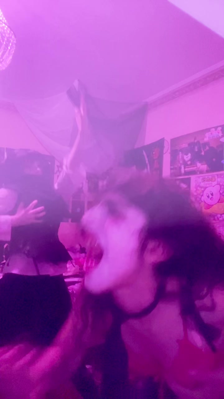 @nia😛😝