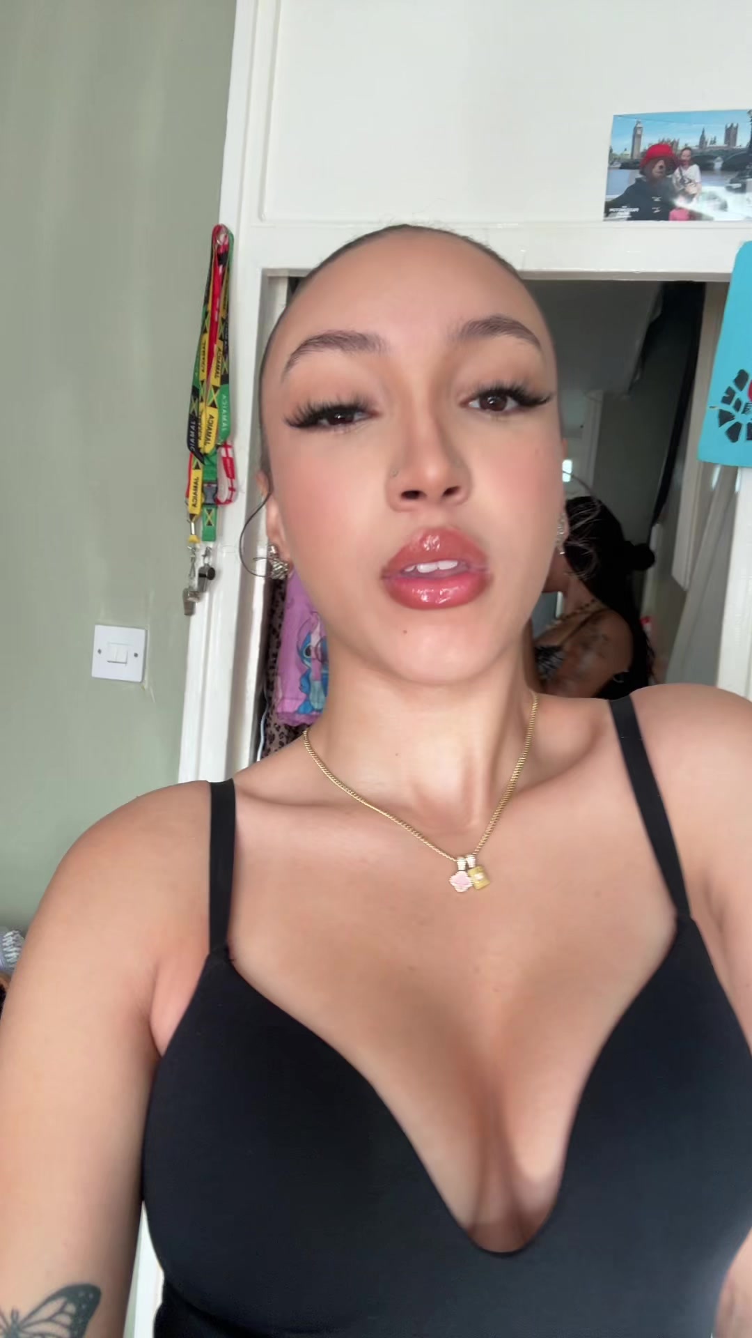 @anika<3
