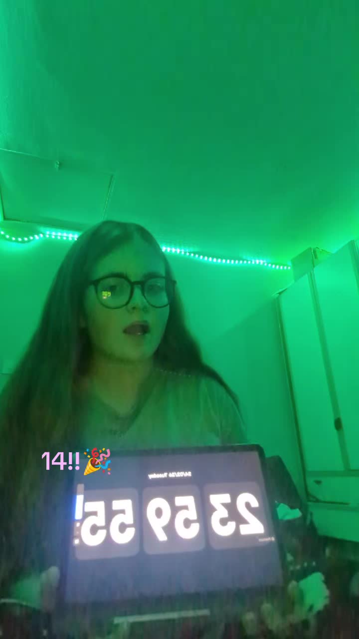 @🧸🎧🫧