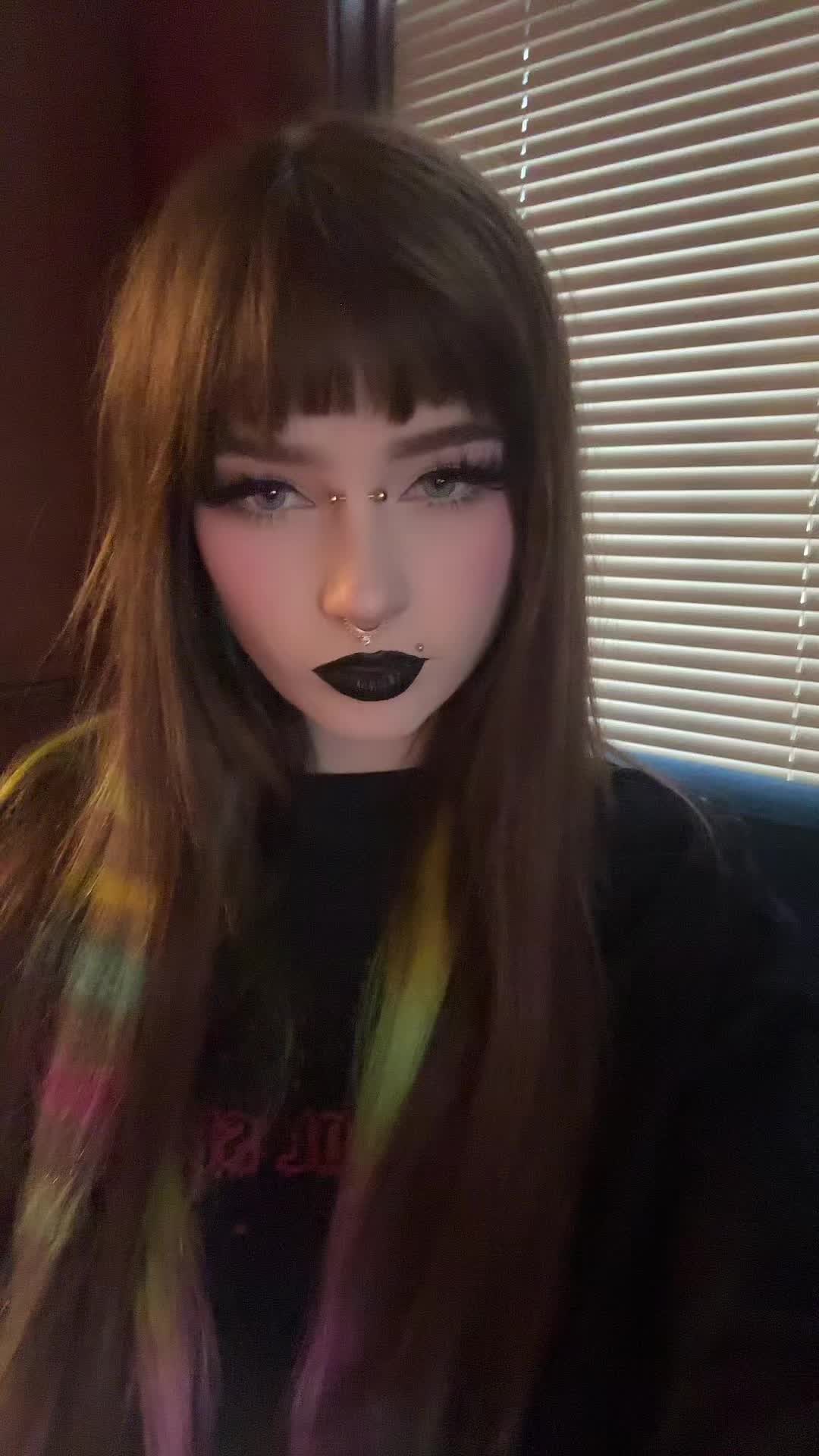 @🦄