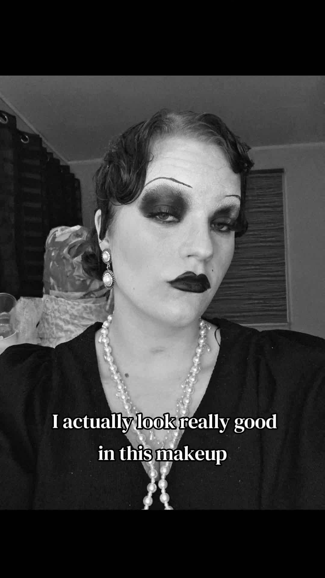 @Creative Makeup By E