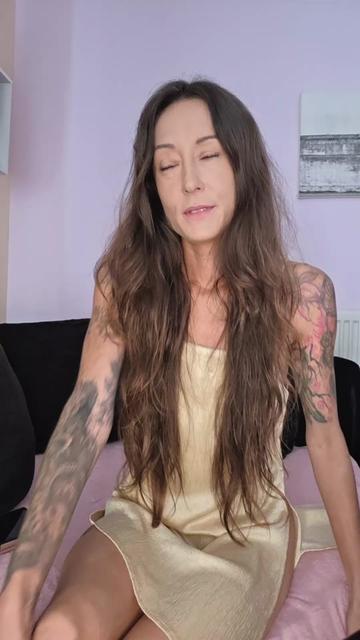 @Charlotte Rose