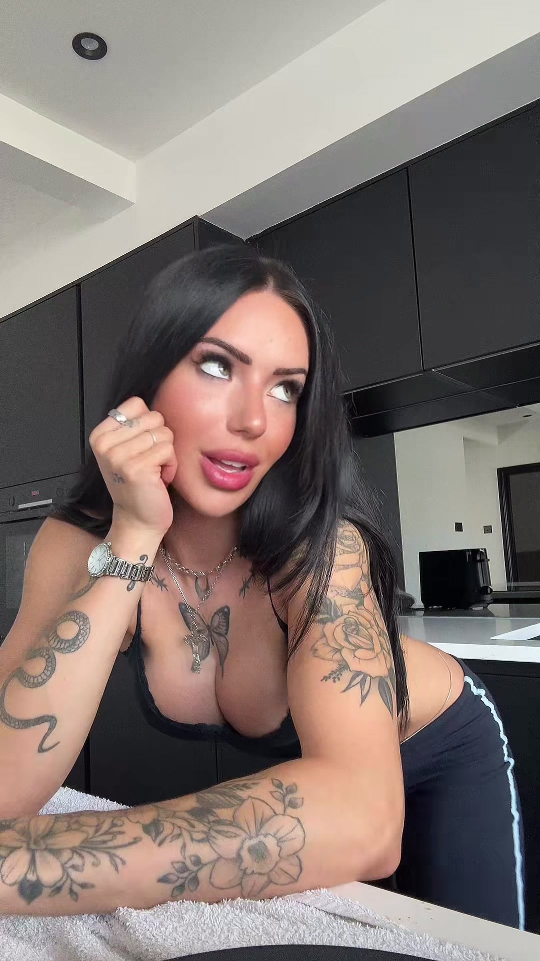 @𝖈𝖆𝖘𝖎𝖊 - 𝖑𝖊𝖎𝖌𝖍🖤