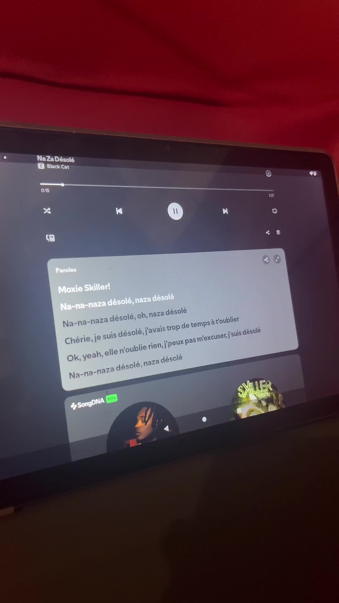 @🎧