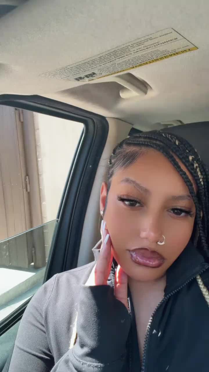 @TheeTropixalRedd