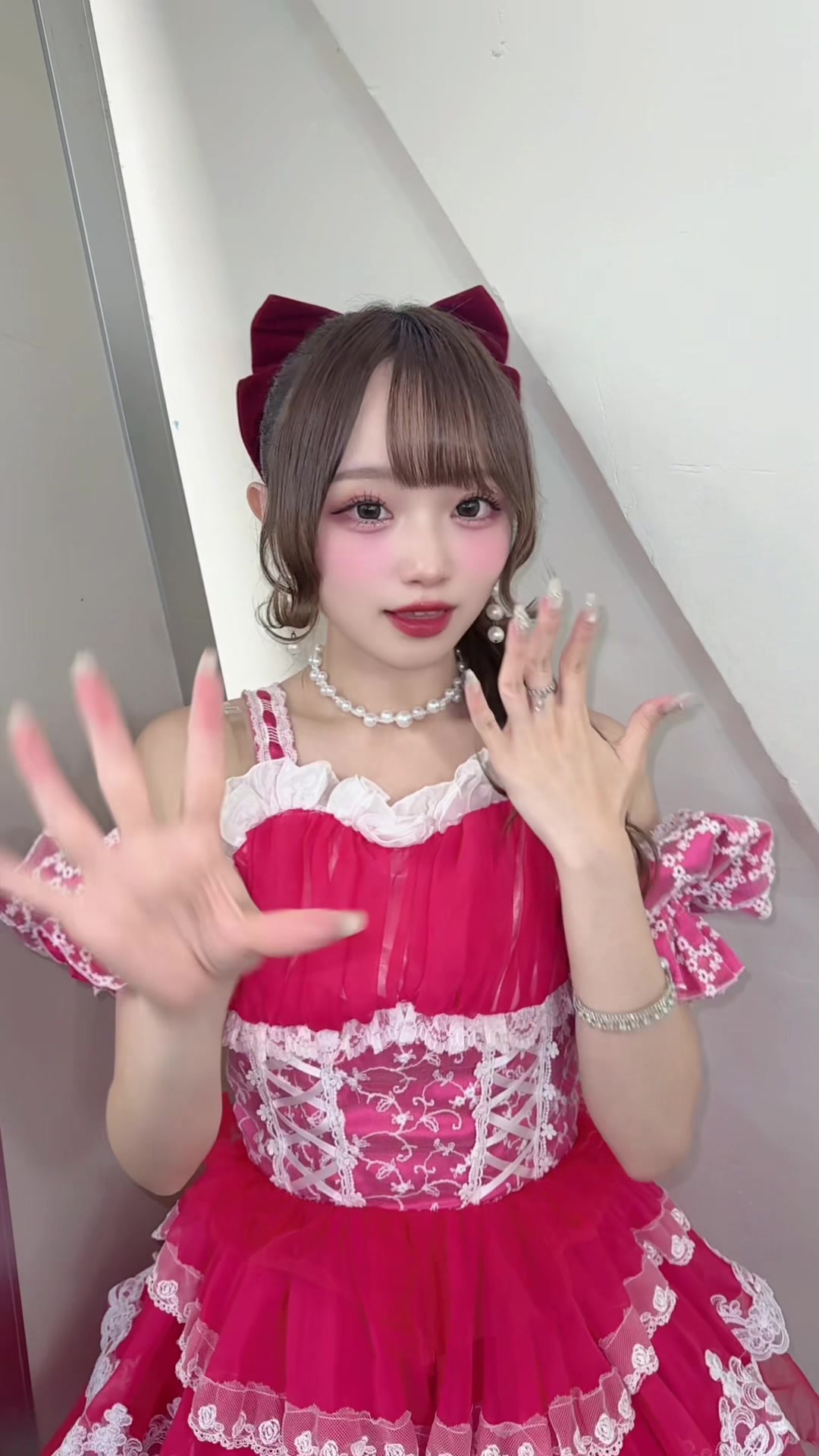 @にしのありさ