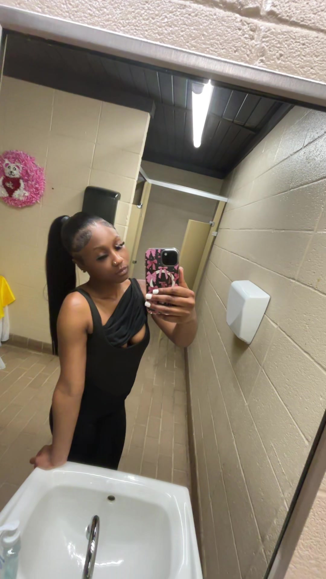 @r2thickkass._