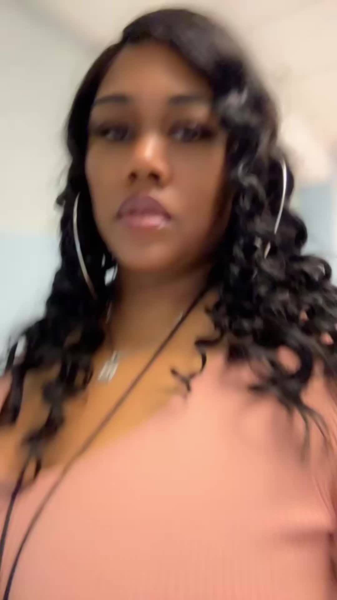 @The_Real_Lo