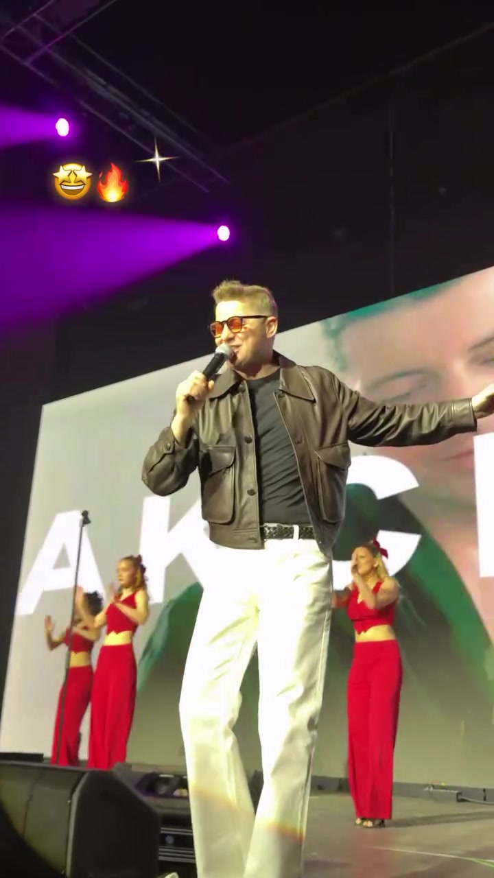 @Akcent