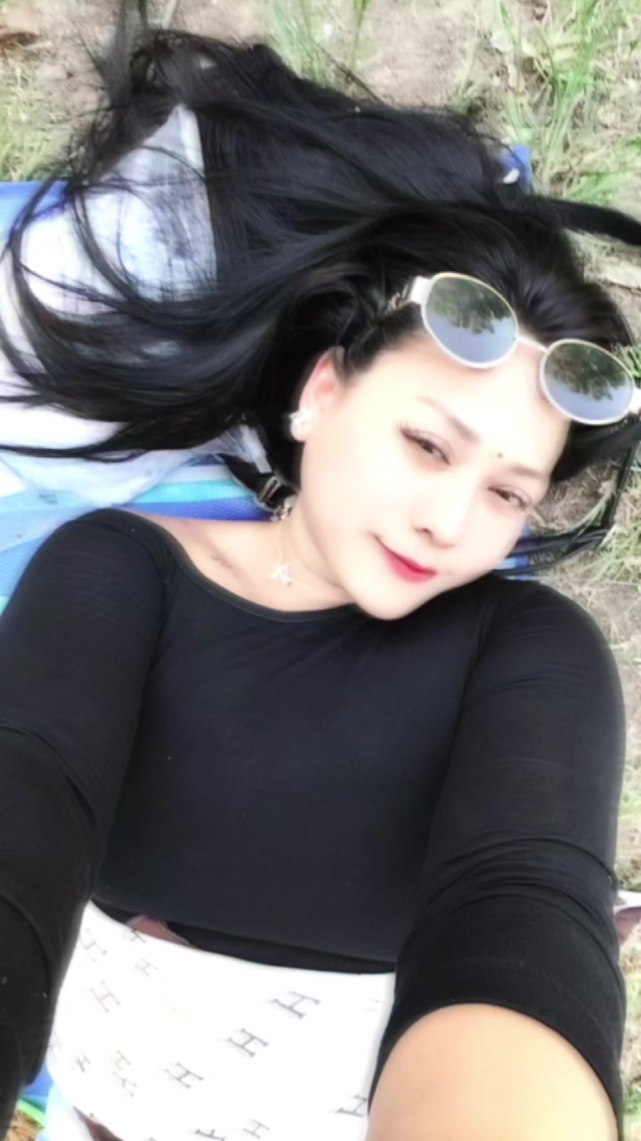 @Mimi🇨🇾🇳🇵