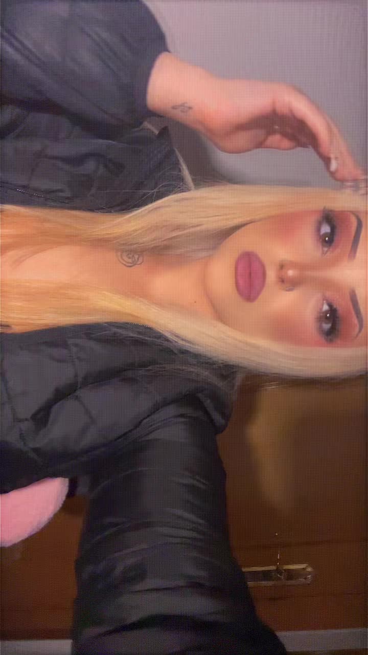 @𝓐𝓲𝓷𝓱𝓸𝓪🎀