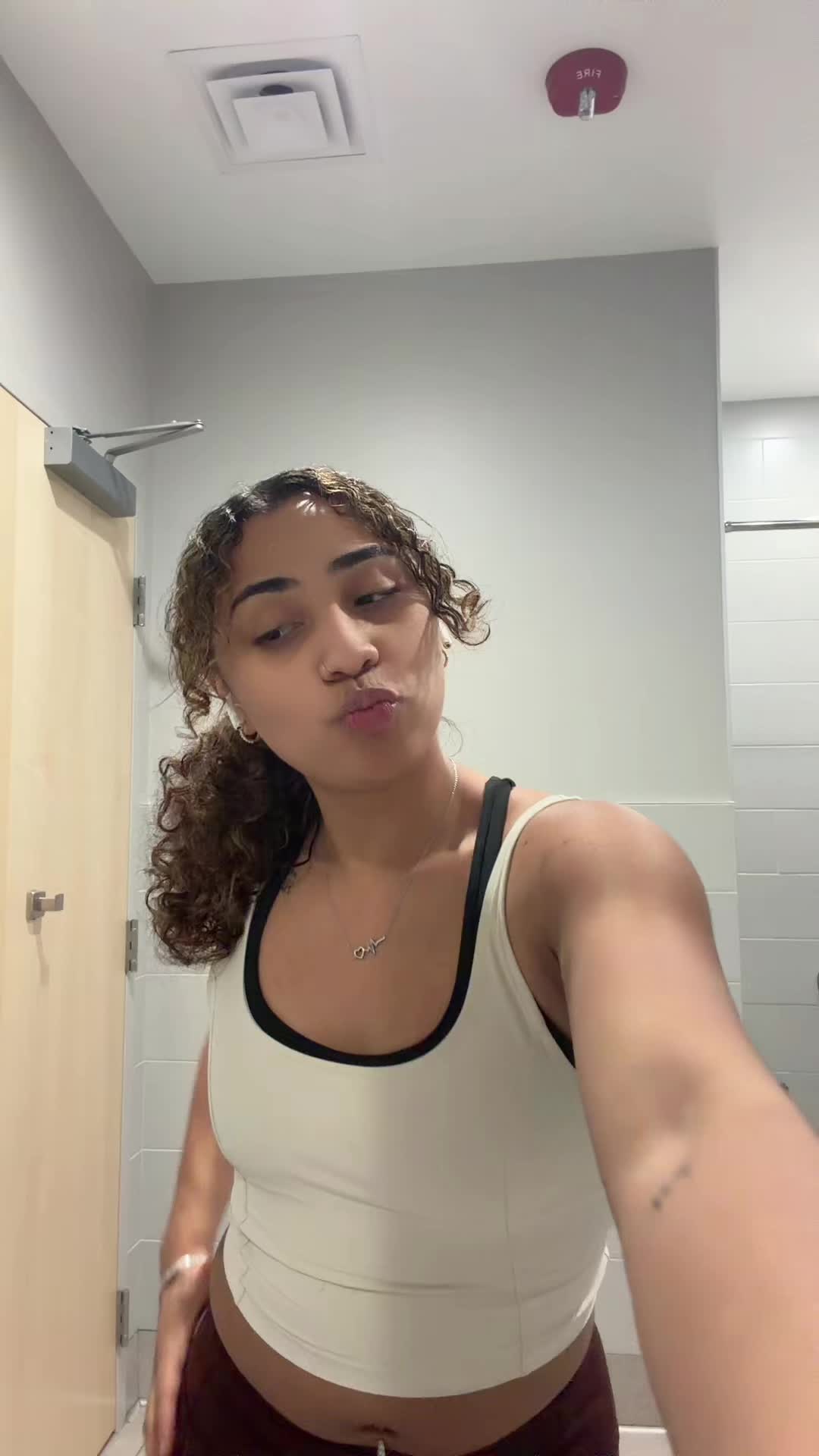 @niahunter_