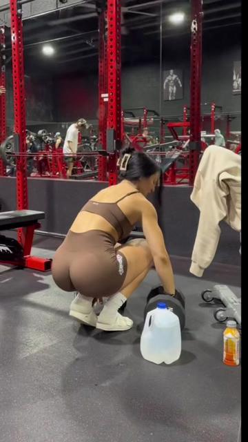 @tinaaupsout