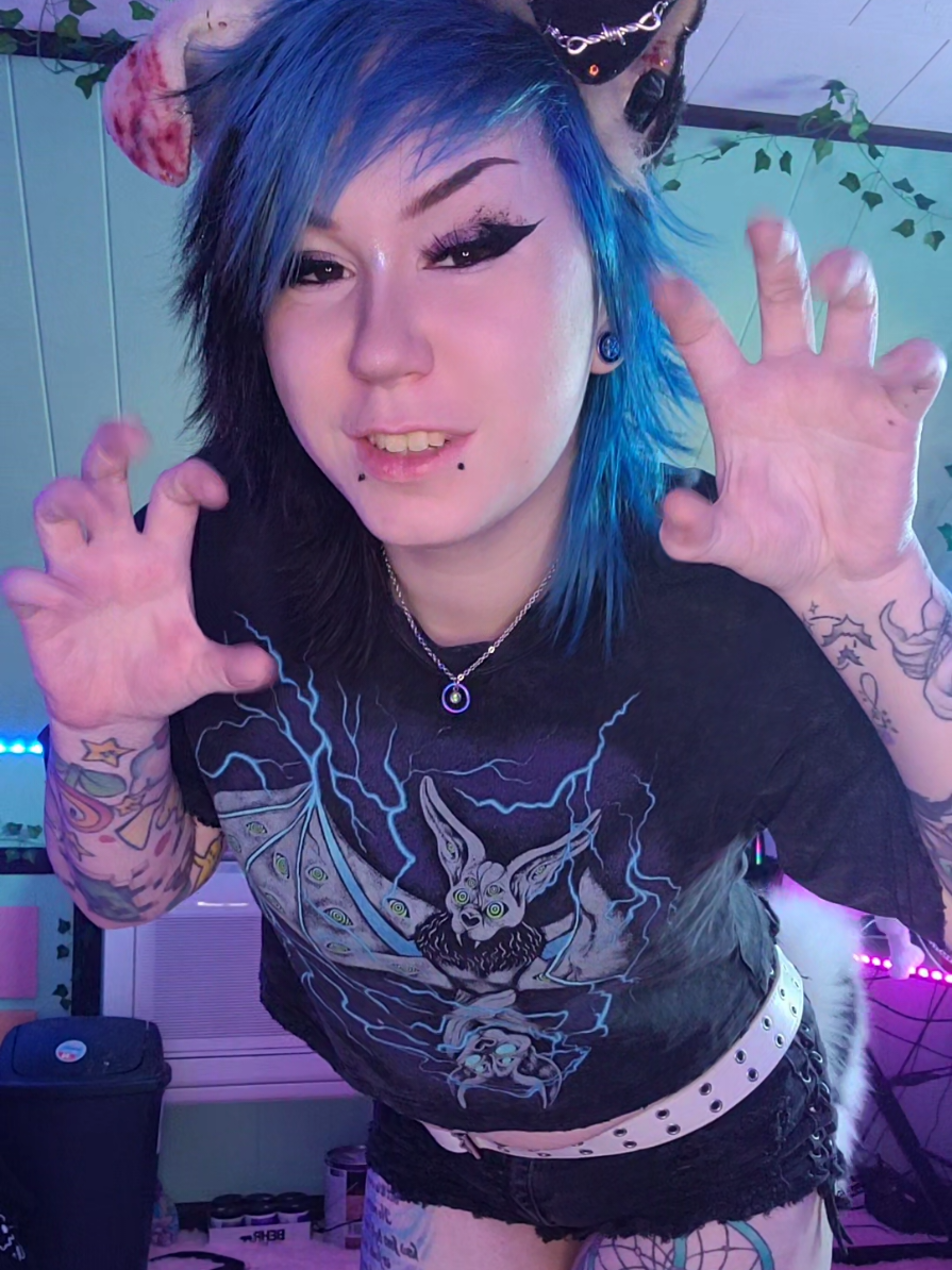 @Rainbow🏳️🌈Artist/Streamer🍃