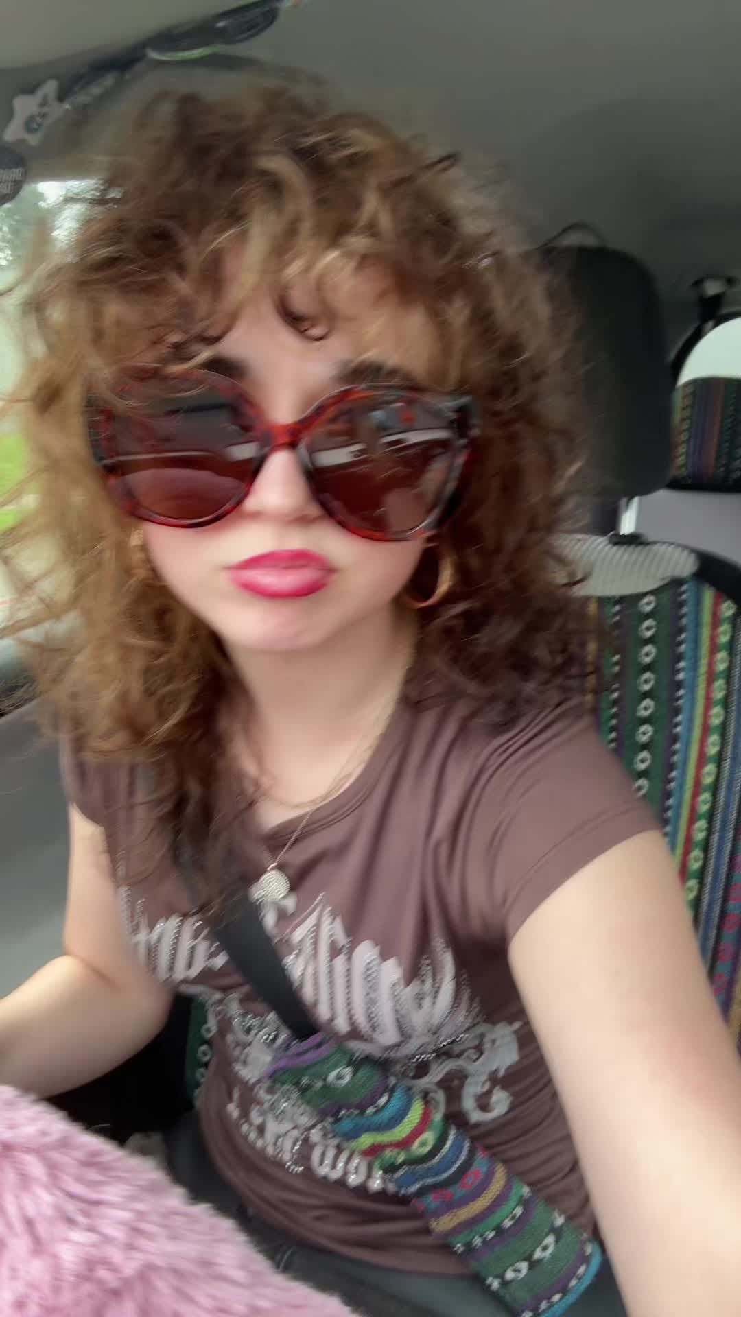 @standandtalkwithlyn