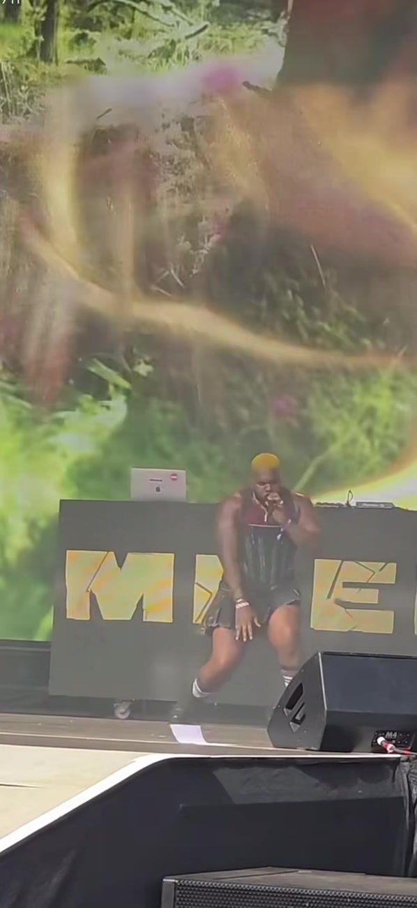 @MNEK