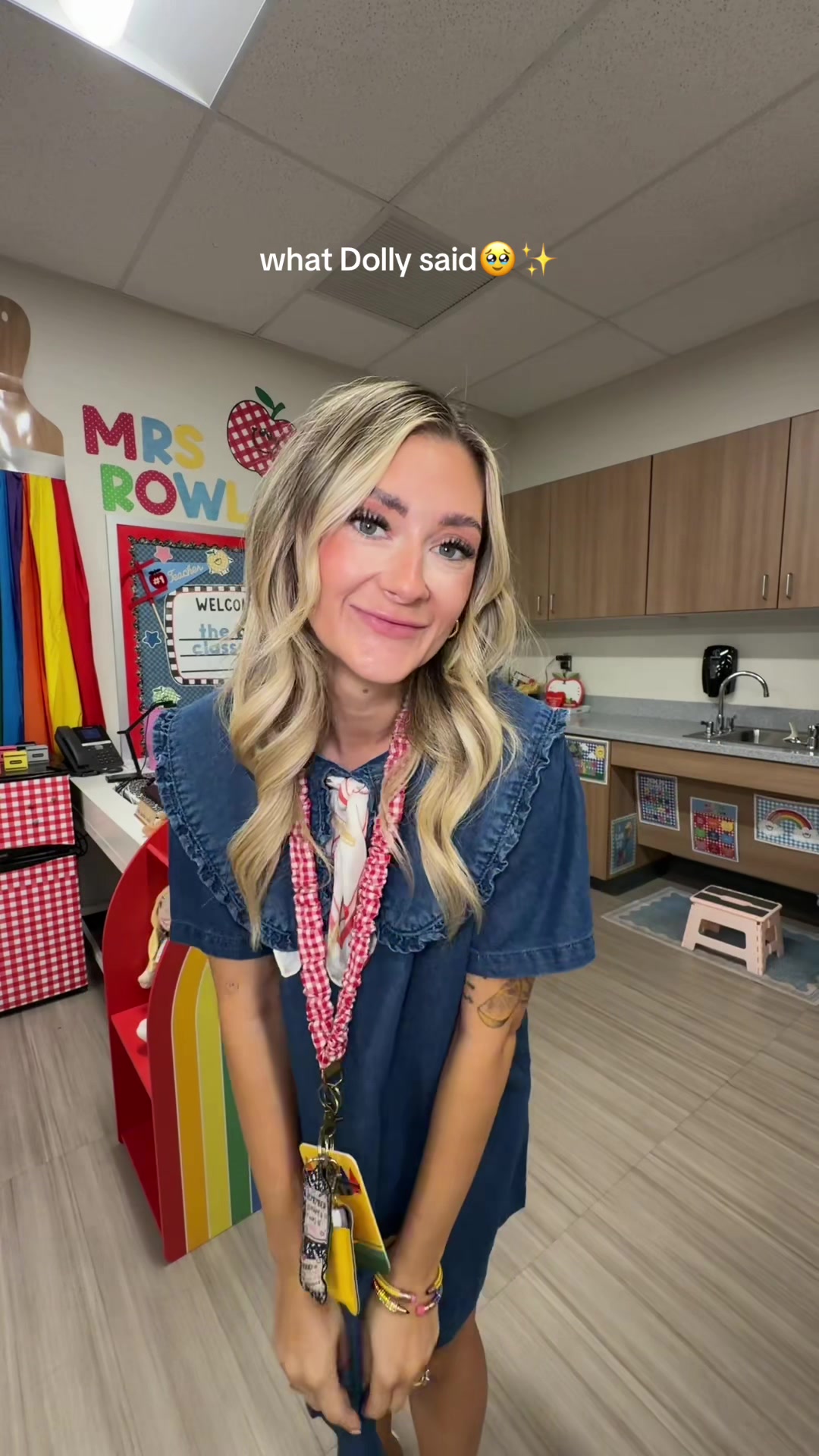 @Hales | boy mom | Teacher
