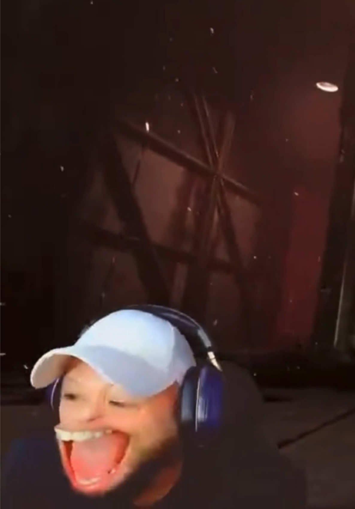 @TR1TT
