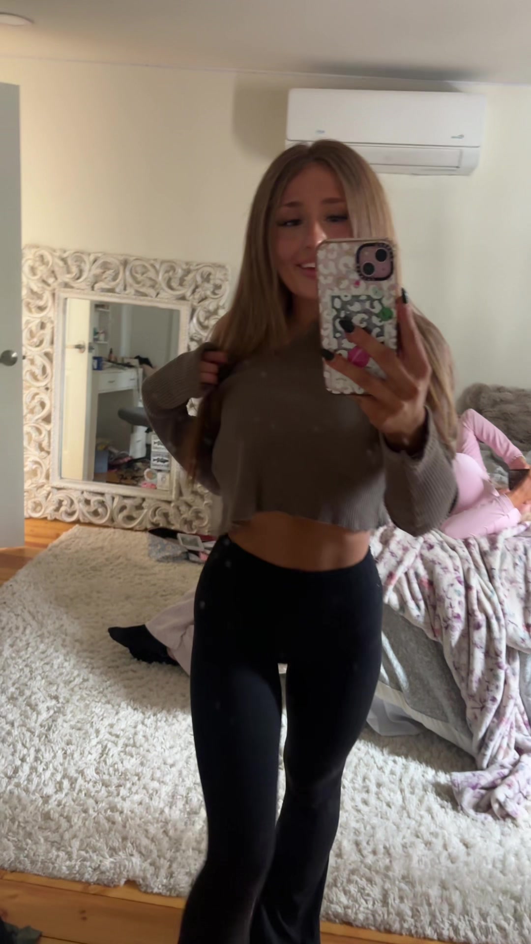 @miaelovecky