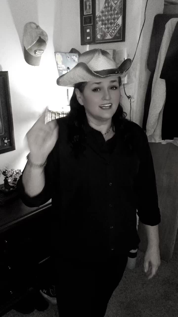 @smilesnlaughs🤘