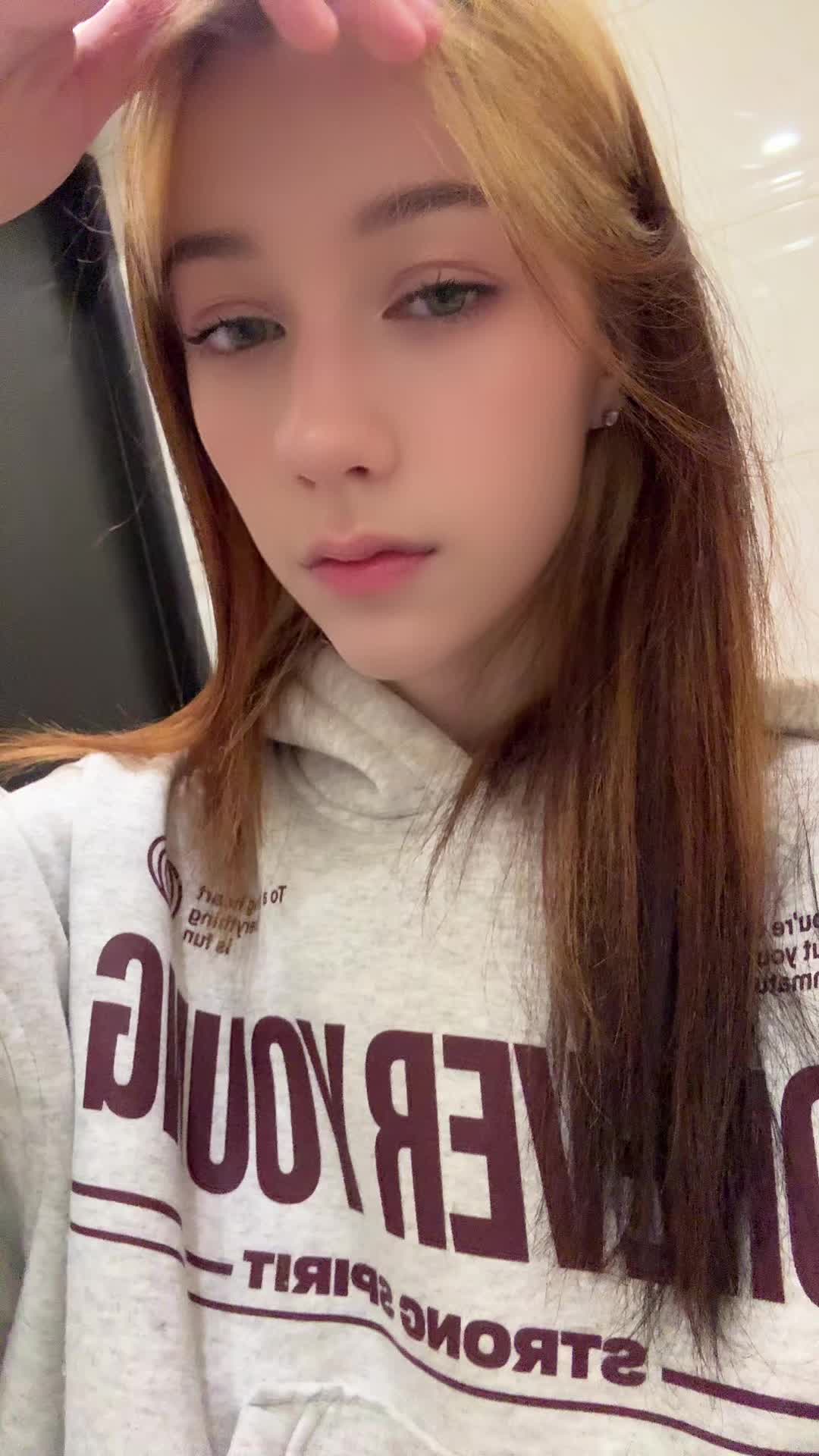 @rishaglins