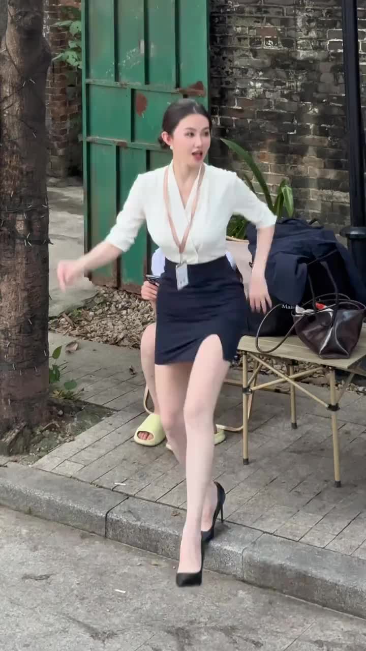 @Sally 雪莉 大笑笑