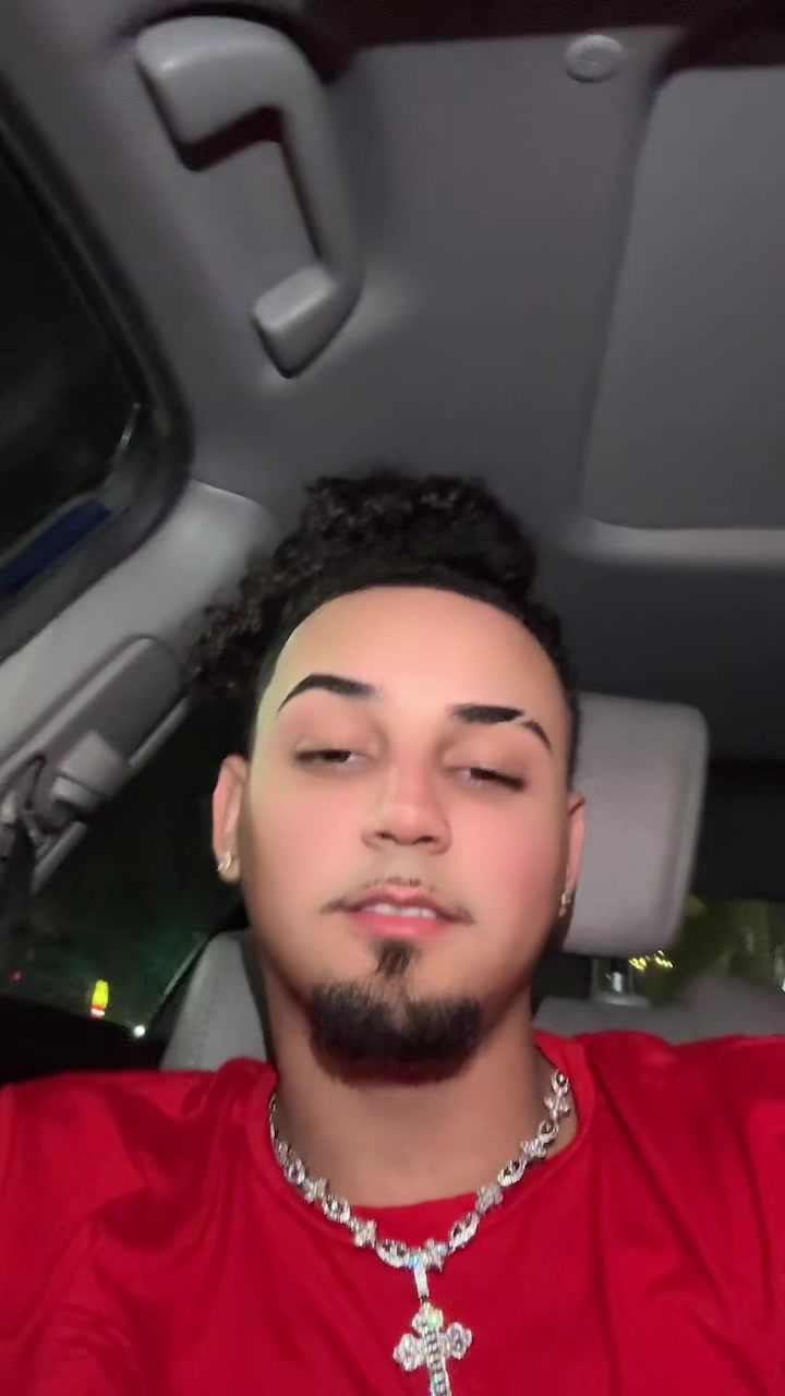 @ANYELO 🌬️🦀