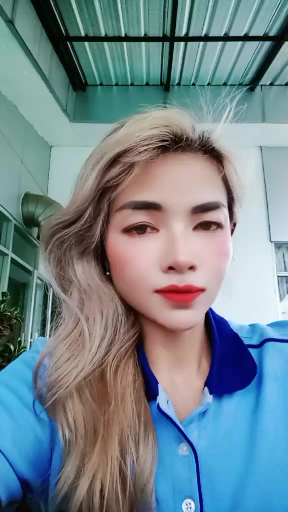 @แหม่ม เดือนขาว