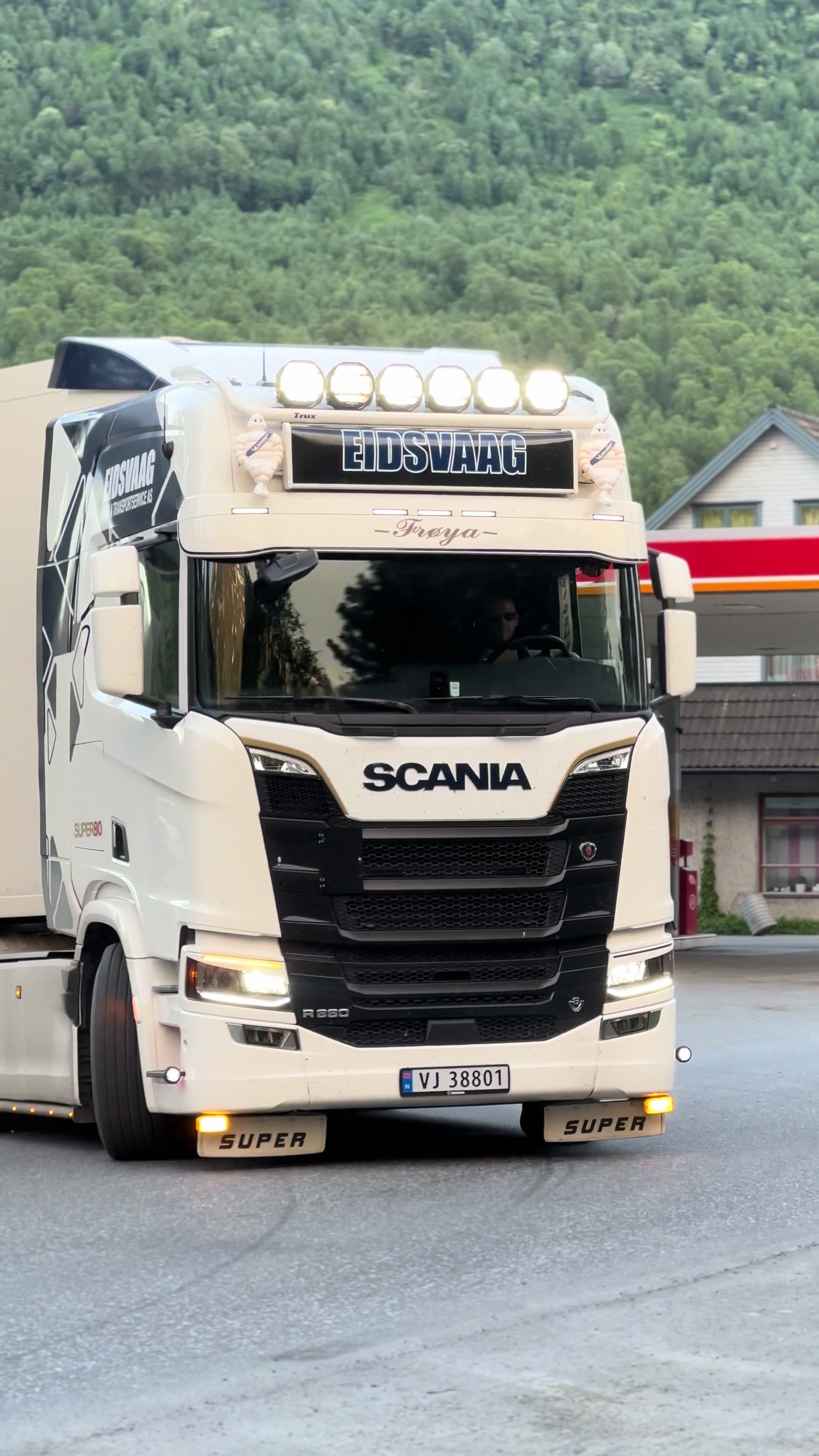 @Truckspotter Troms