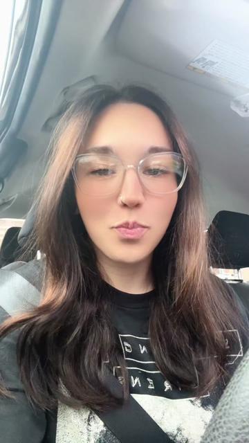 @Jenn✨🖤
